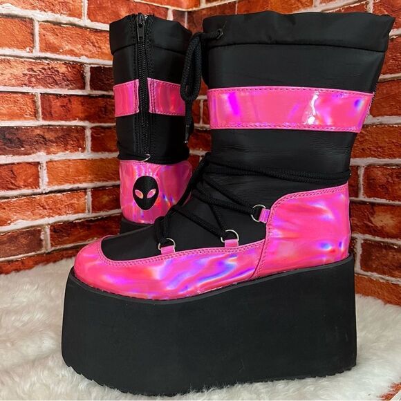 Y.R.U. Pink Holographic Qronic Winter Boots NIB Black Alien on Heels Back Zip 7 - Picture 2 of 9